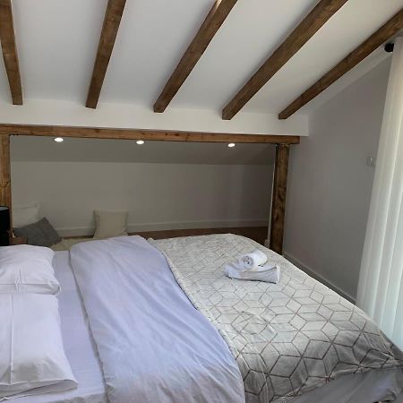 Noah'S Attic - Apartment Hotel In Korça Kültér fotó